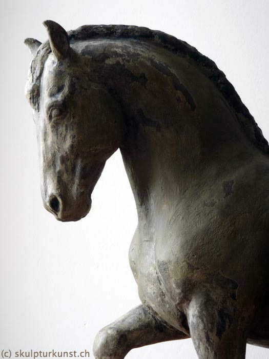 Pferdeskulptur Detailstudie Piaffe