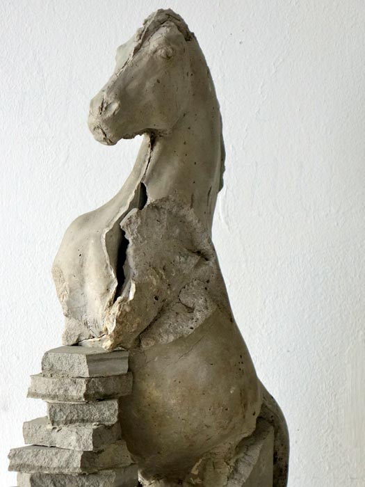 Pferdesport-kritische Pferdeskulptur
