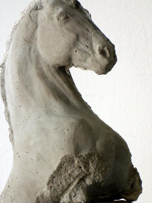 Pferdesport-kritische Skulptur eines Pferdes