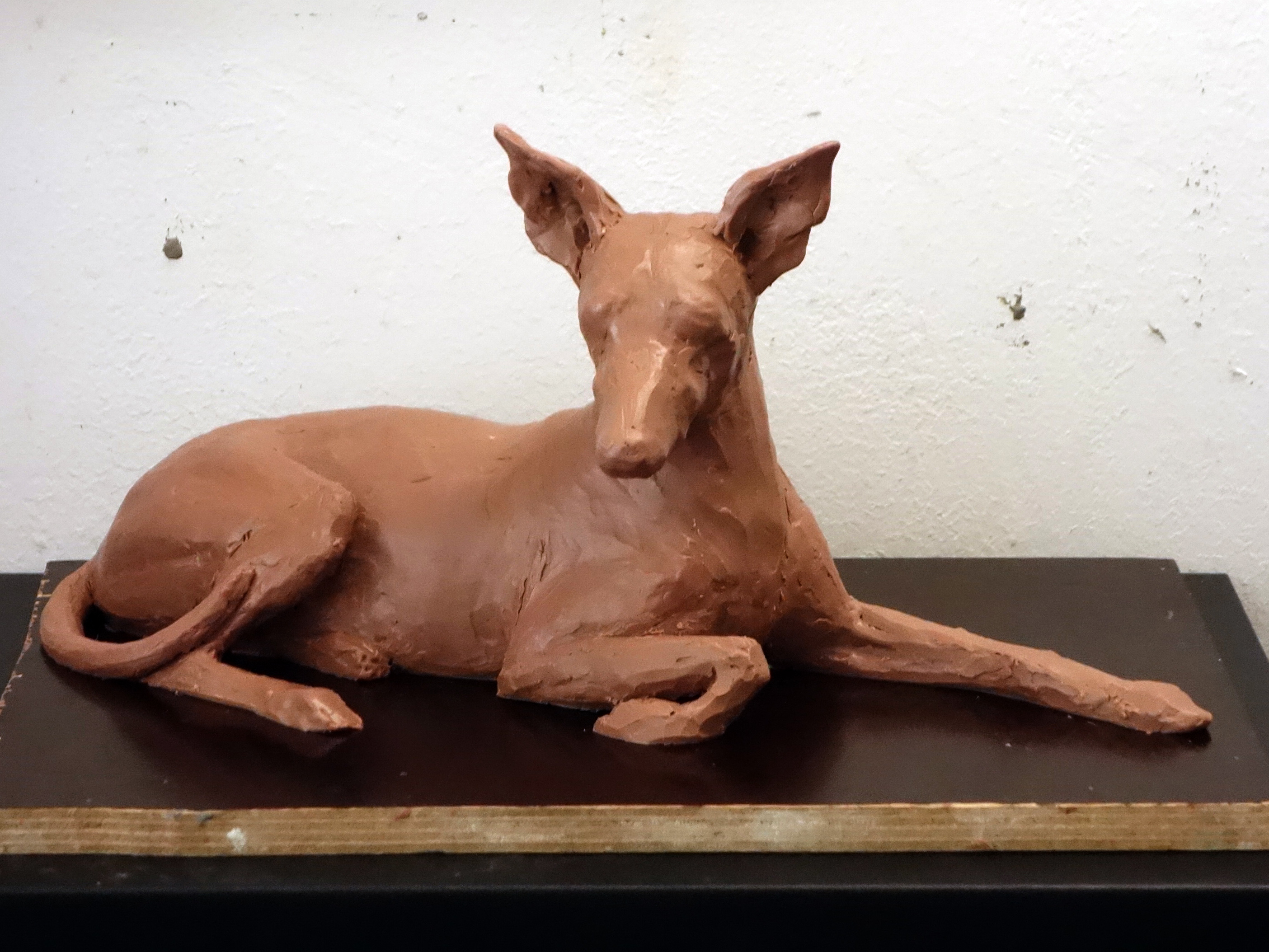 hundeskulptur whippet windhund
