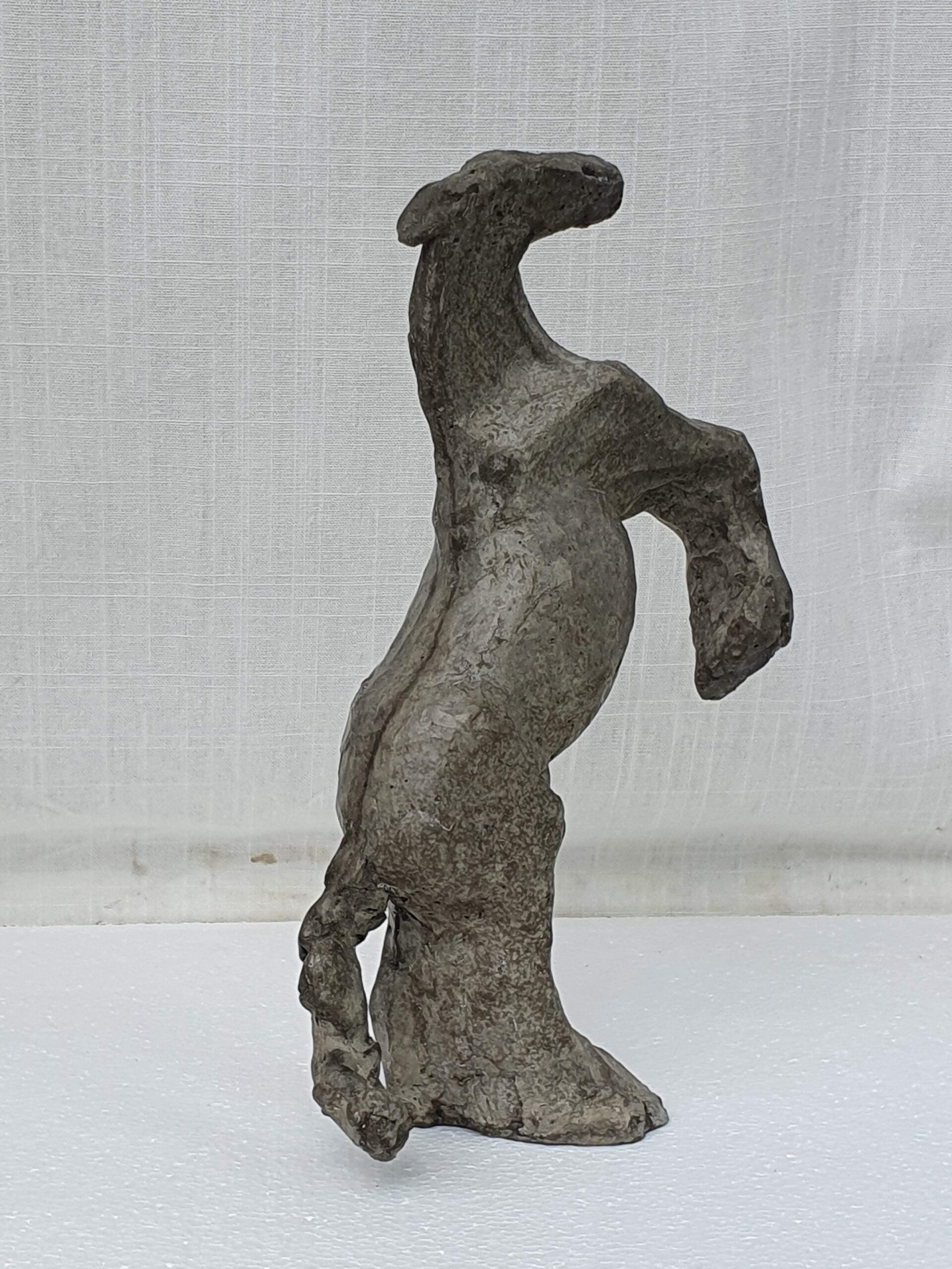 abstrakte pferde skulptur
