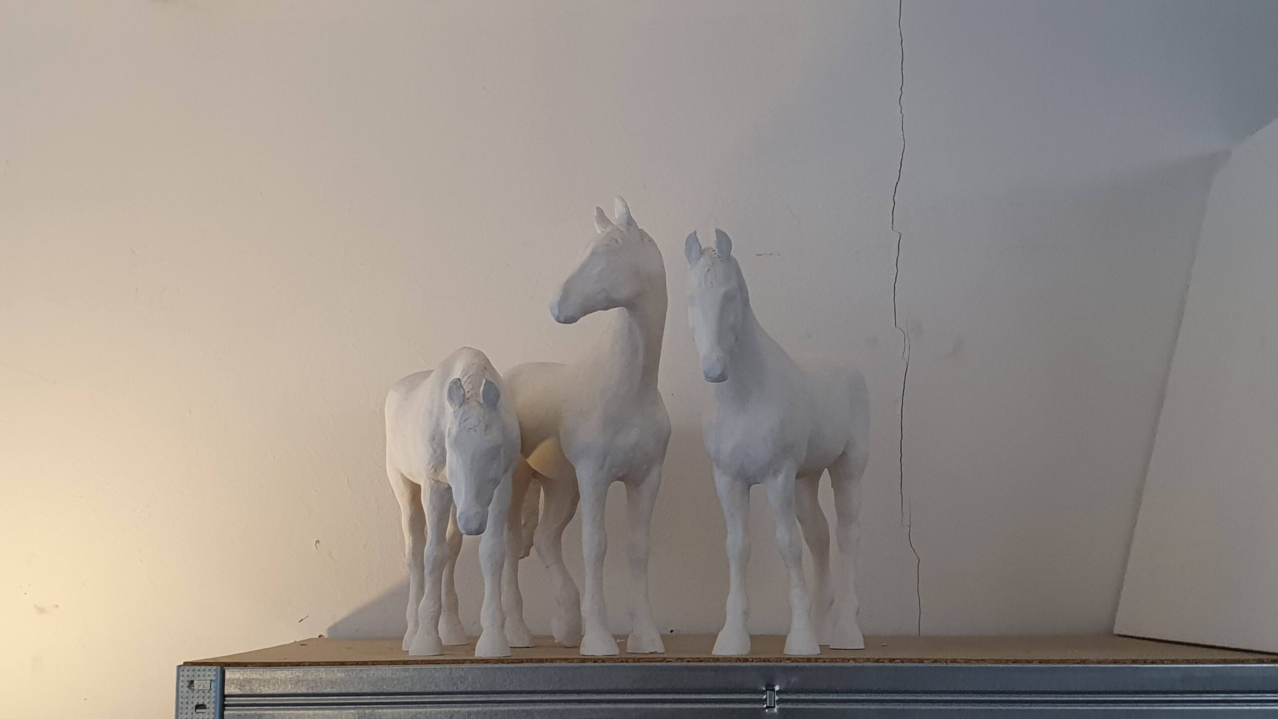 giesskeramik pferde-skulptur 3 pferde