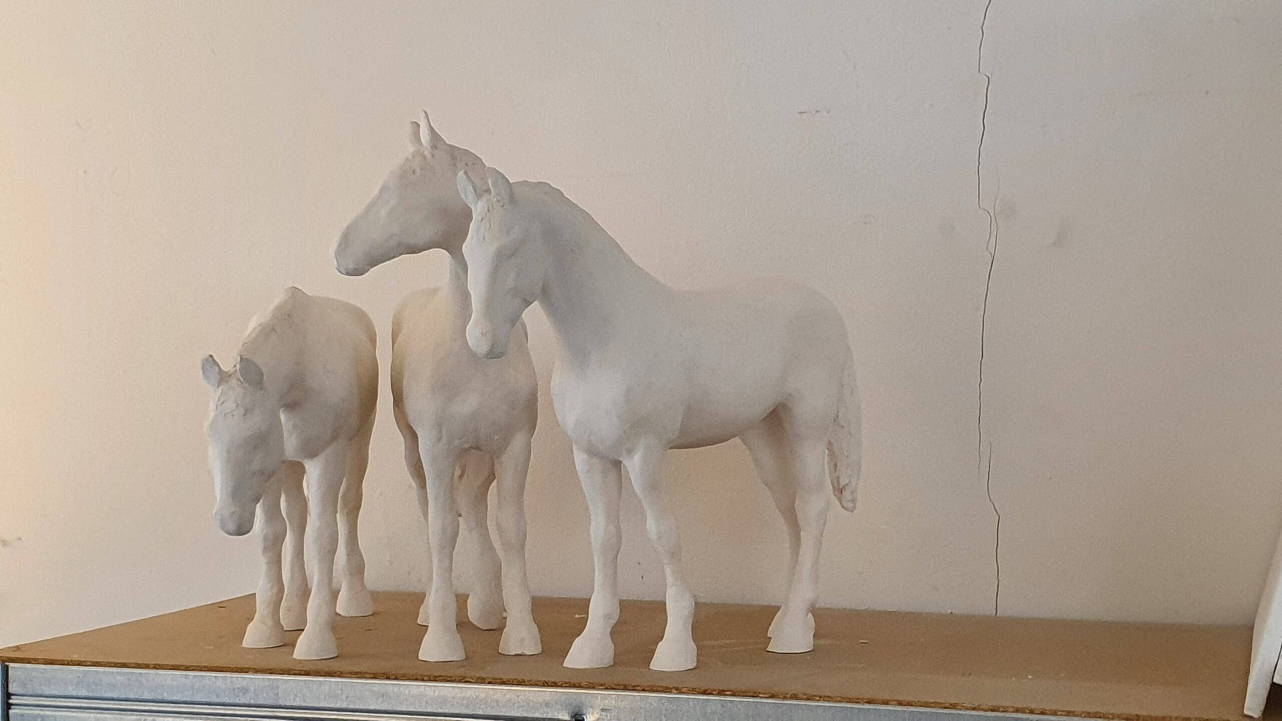 pferd skulptur 3-teilig keramik-skulptur